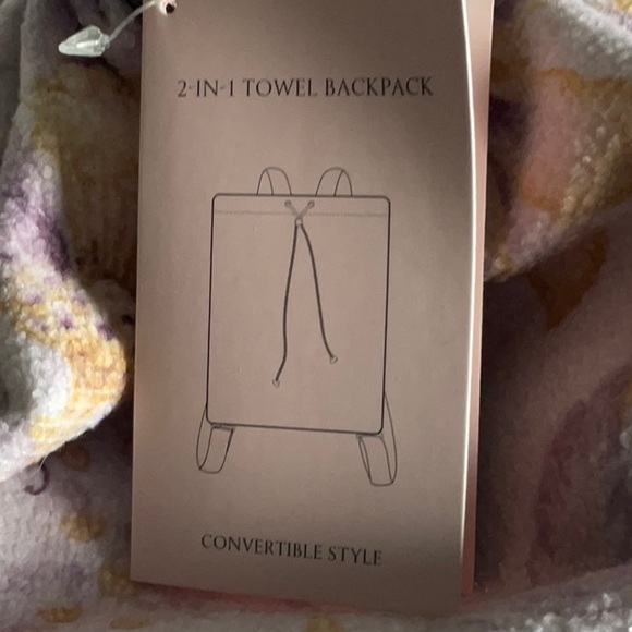 Victoria Secret 2-In-1 Towel Backpack - Picture 2 of 7